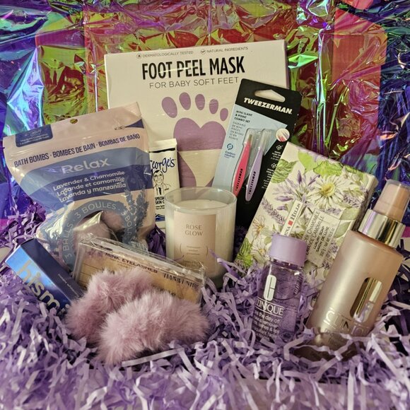 Purple Bliss & Clinique Dreams Luxe Spa Box - Picture 1 of 11